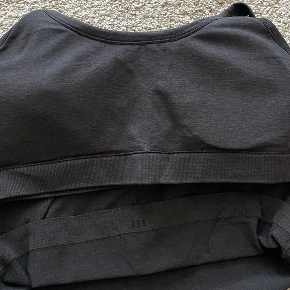 Lululemon workout top - Picture 3 of 5